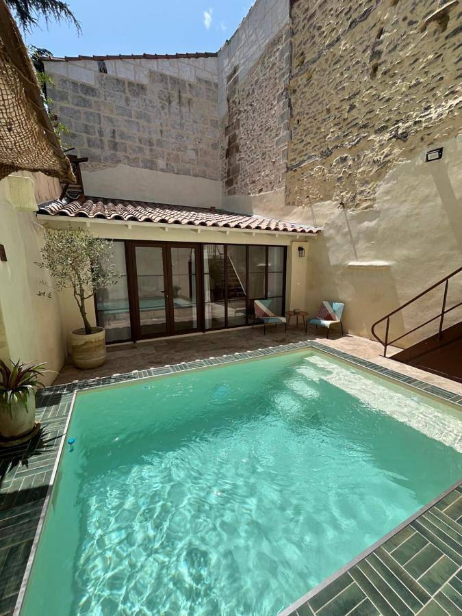 Location de vacances pour 2 personnes, avec piscine et terrasse à Vallabrègues - 2