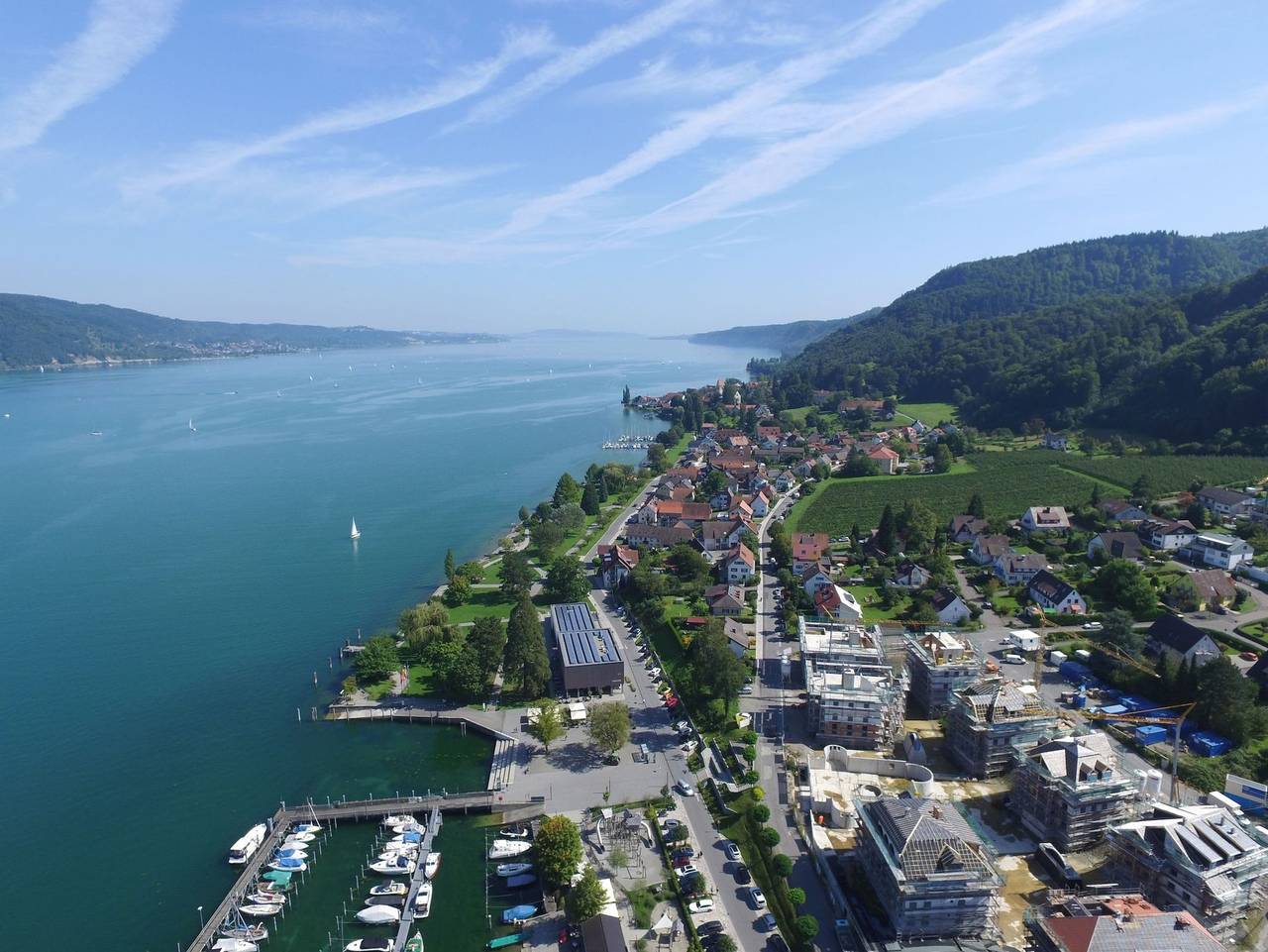 Café Hasler - Hotel Restaurant - Kategorie A/Komfort Doppelzimmer mit Dusche/Wc in Bodman-Ludwigshafen, Obersee (Bodensee)