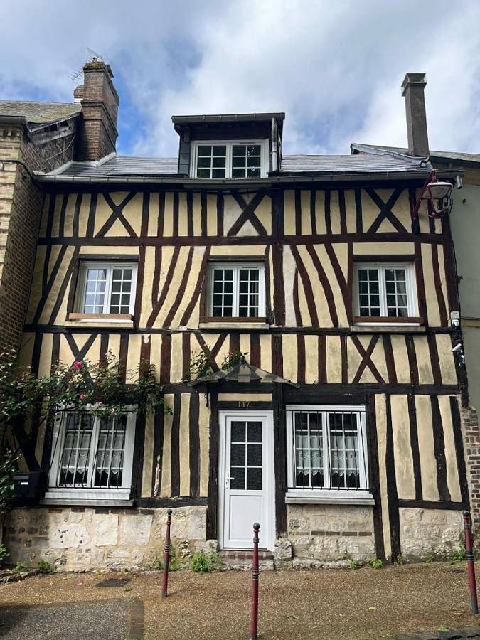 Location de vacances pour 12 personnes, avec Terrasse à Jumièges
