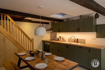 Gîte pour 6 Personnes dans Ercé, Pyrénées, Photo 4