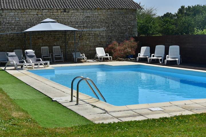 Gîte pour 2 personnes, avec piscine ainsi que jardin et terrasse, animaux acceptés dans les Deux-Sèvres - 3