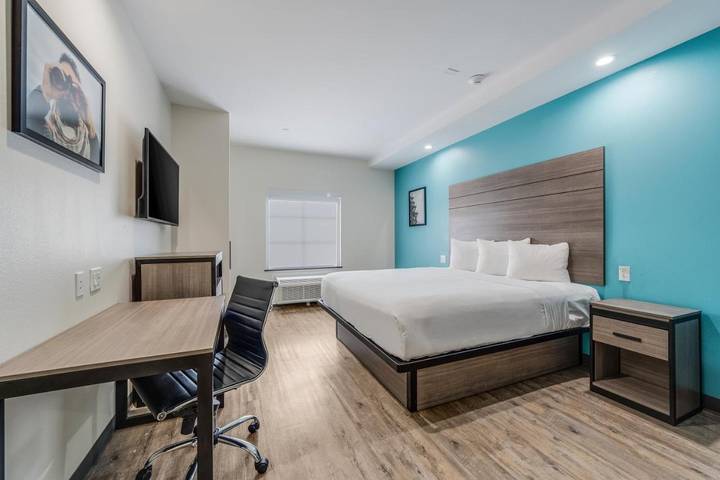 Hotel para 3 personas, con terraza y jardín - 1