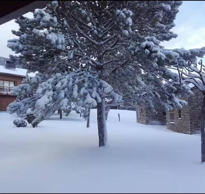 Gîte pour 4 personnes, avec vue et jardin, adapté aux familles à Sainte-Léocadie - 3