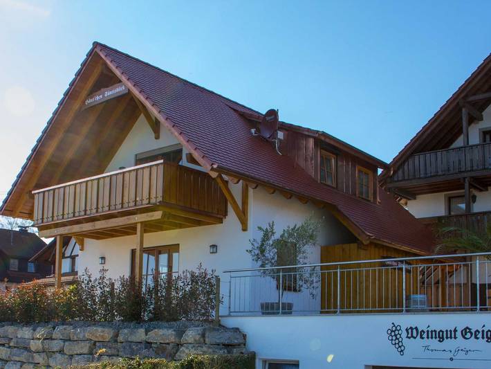Ferienwohnung für 2 Personen, mit Balkon und Garten sowie Ausblick und Seeblick