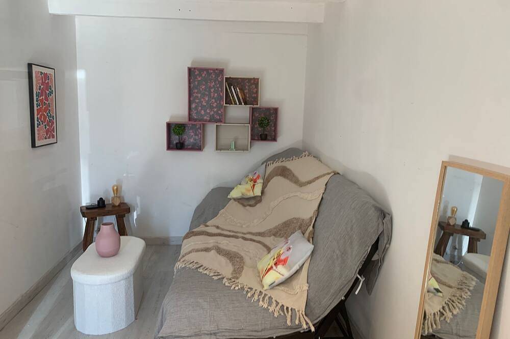 Ganze Wohnung, Independent studio + garden/pool on request in Venelles, Aix-en-Provence und Umgebung