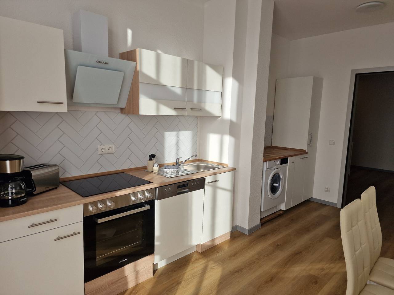 Ganze Wohnung, Helle & großzügige Ferienwohnung 10 murihaus – Stadtblick-Balkon & Parkplatz in Aue, Erzgebirge