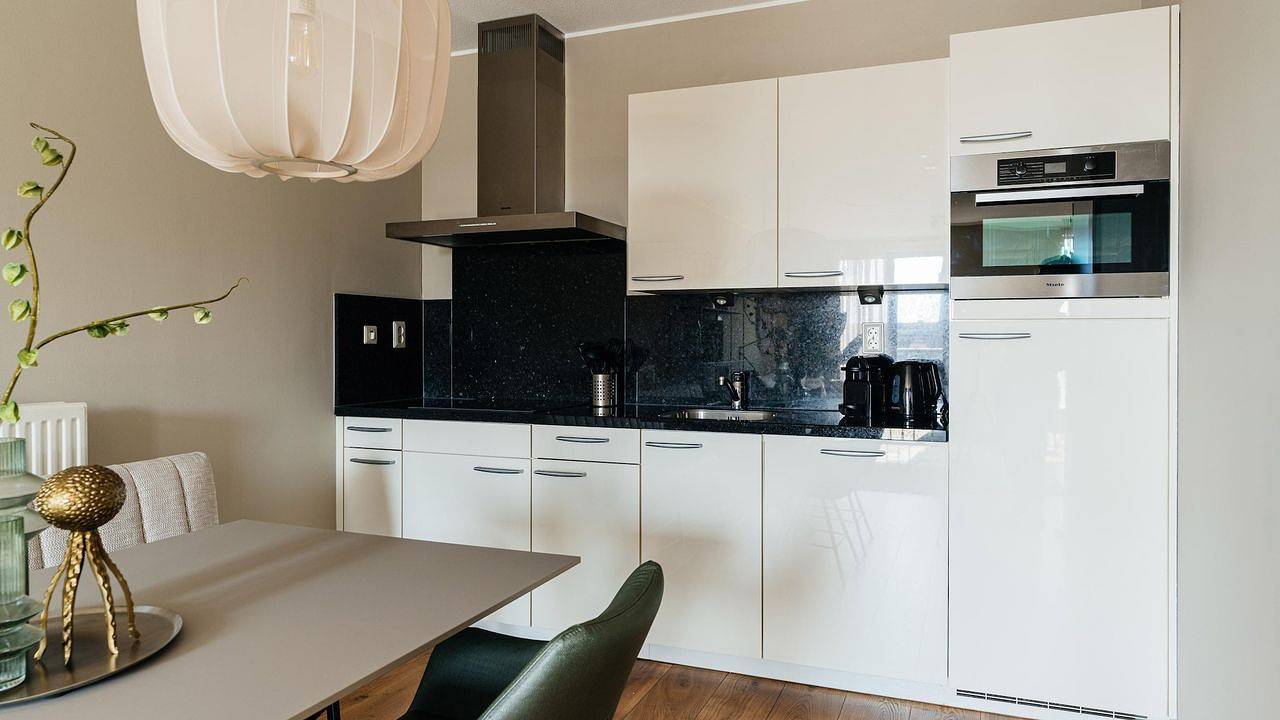 Geheel vakantieappartement, Vakantieappartement voor 4 personen met balkon in Scheveningen, Den Haag