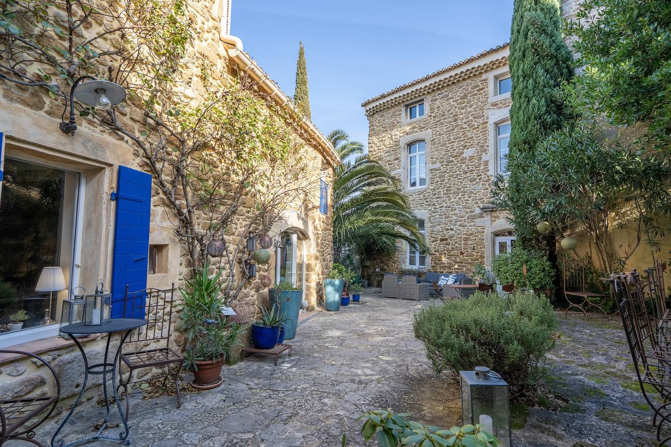 Gîte 'Les Aiguières en Provence' with Private Terrace, Private Garden and Wi-Fi in Suze-la-Rousse, Nyons region