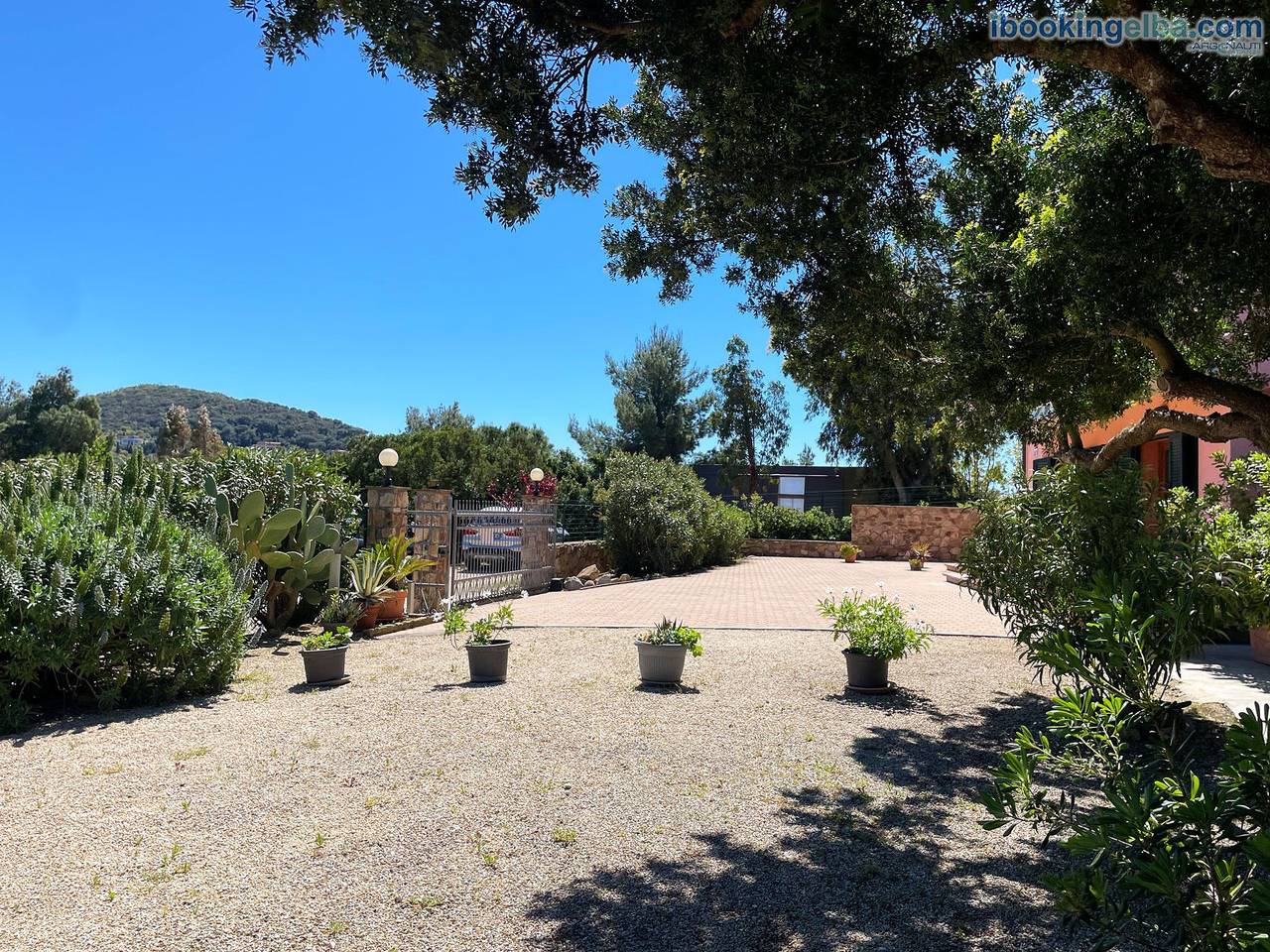 Ganze Ferienwohnung, Ferienwohnung für 8 Personen mit Garten in Lido di Capoliveri, Elba