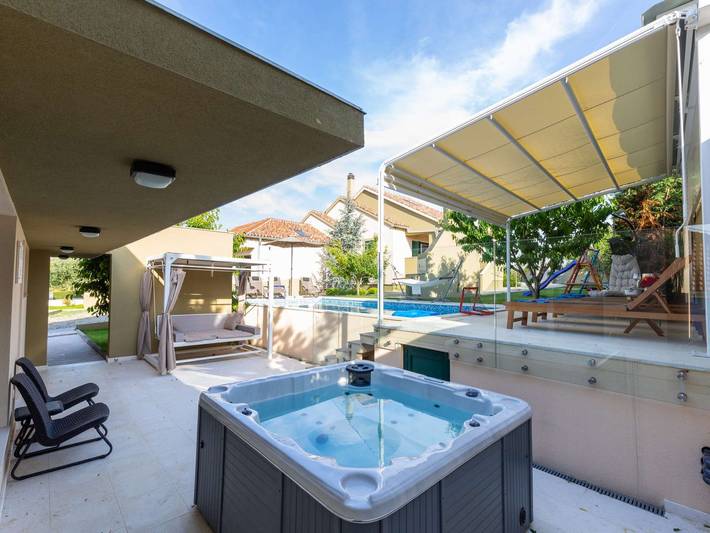 Villa pour 10 personnes, avec jardin ainsi que jacuzzi et sauna, adapté aux familles à Nin - 3