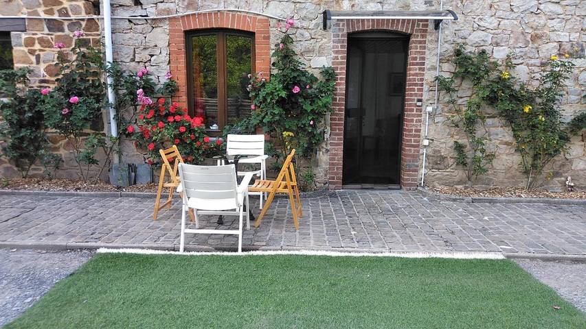 Gîte pour 7 personnes, avec terrasse dans Fanzel