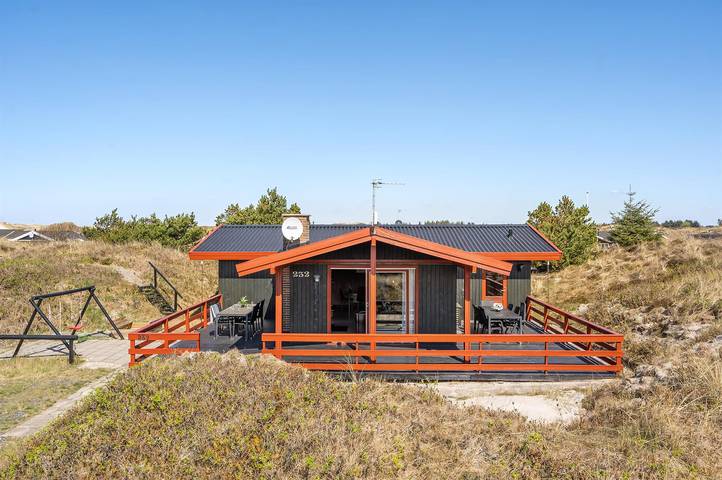 Ferieudlejning for 5 personer, med Terrasse og Sauna i Bjerregård
