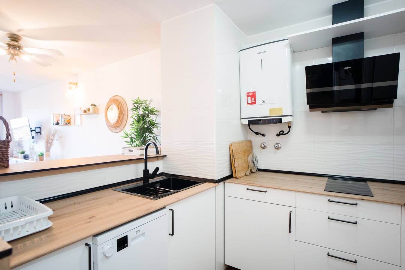 Ganze Wohnung, Ferienwohnung 'Bonito Piso a 1 Minuto de la Playa' mit Meerblick, Terrasse und Wlan in Islantilla, Lepe