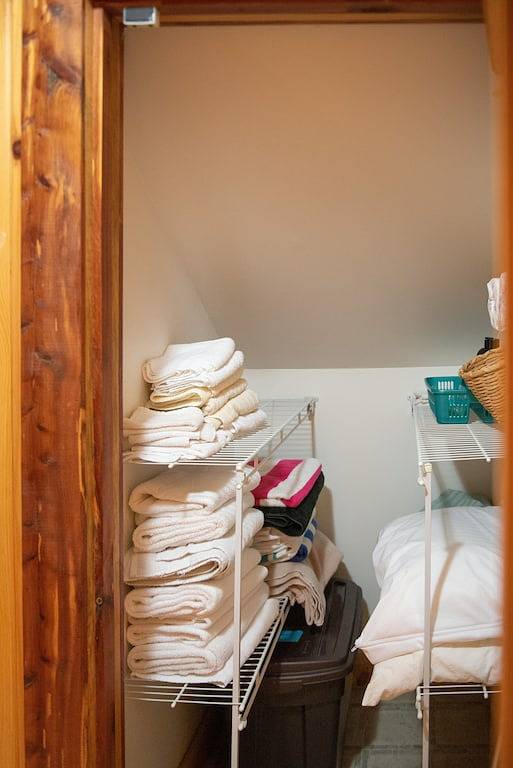 Log Cabin for 12 People in Shenandoah Valley, Virginia