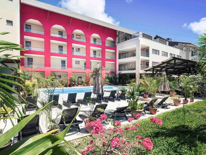 Hôtel pour 2 personnes, avec piscine ainsi que jardin et jacuzzi - 1