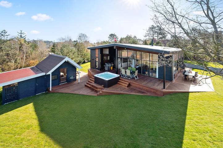 Pet friendly home in Ebeltoft with sauna in Vibæk Strand, Ebeltoft
