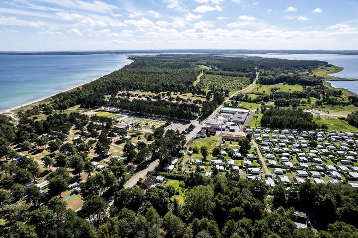 Camping für 4 Personen, mit Terrasse und Pool sowie Sauna in Dänemark