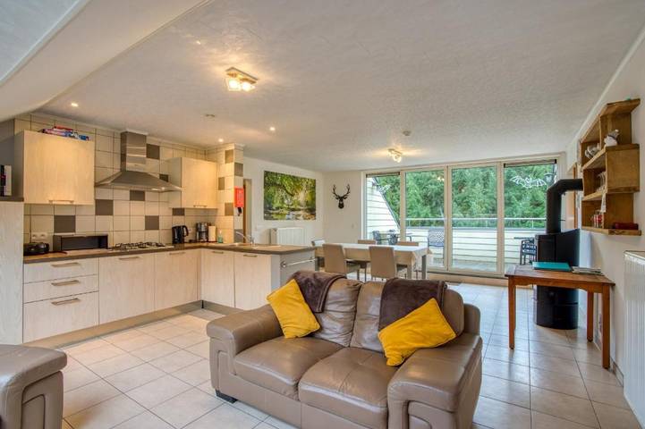 Gîte pour 5 personnes, avec vue ainsi que jardin et piscine dans Nadrin - 4