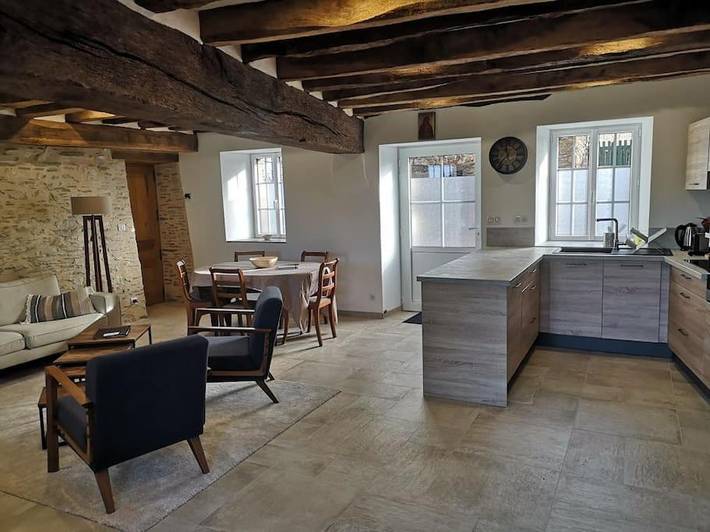 Gîte pour 13 personnes, avec jardin dans Marigné