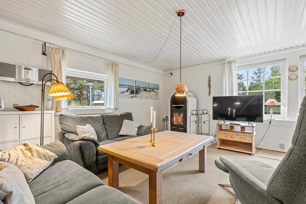 Gemütliches Reetdachhaus mit geschlossener Terrasse, 6 Personen in Blavand, Varde