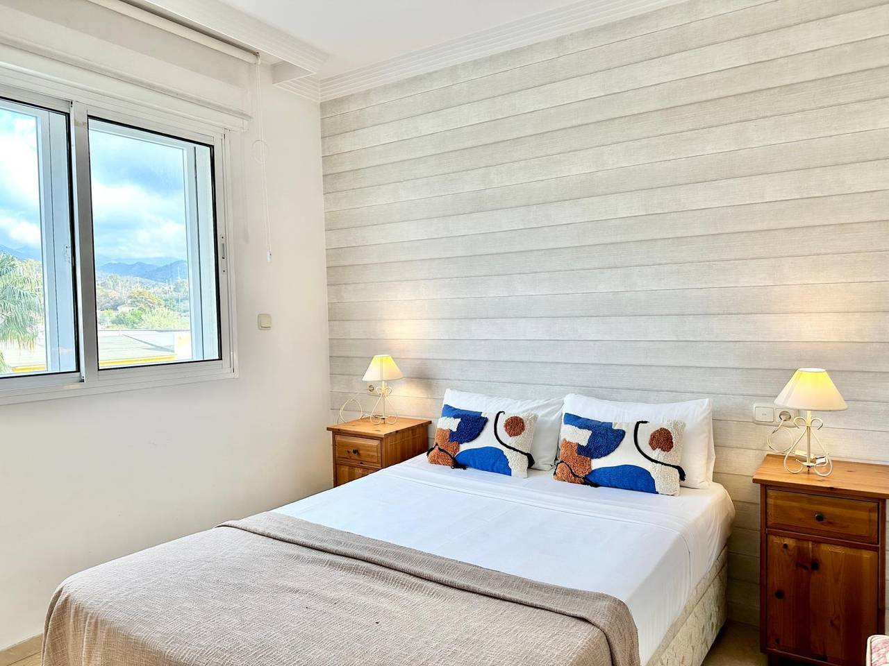 Ganze Wohnung, Ferienwohnung für 4 Personen mit Balkon/Terrasse in Marbella Ost, Marbella