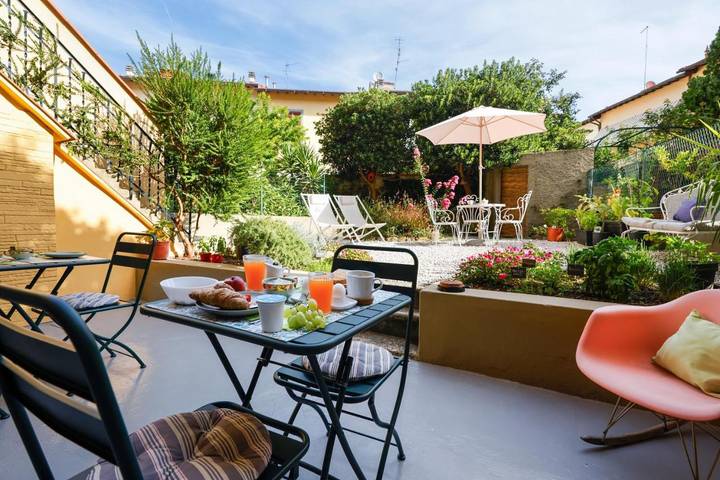 Chambre d’hôte pour 2 personnes, avec Terrasse et Jardin à Florence
