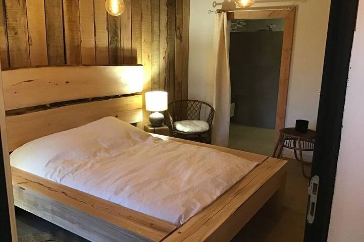 Gîte pour 14 personnes, avec jardin à Cézens