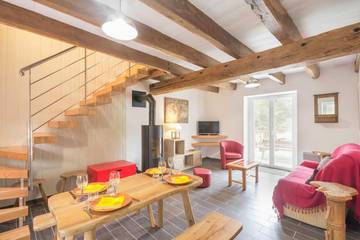 Gîte pour 4 personnes, avec terrasse ainsi que jacuzzi et jardin à Nivillac