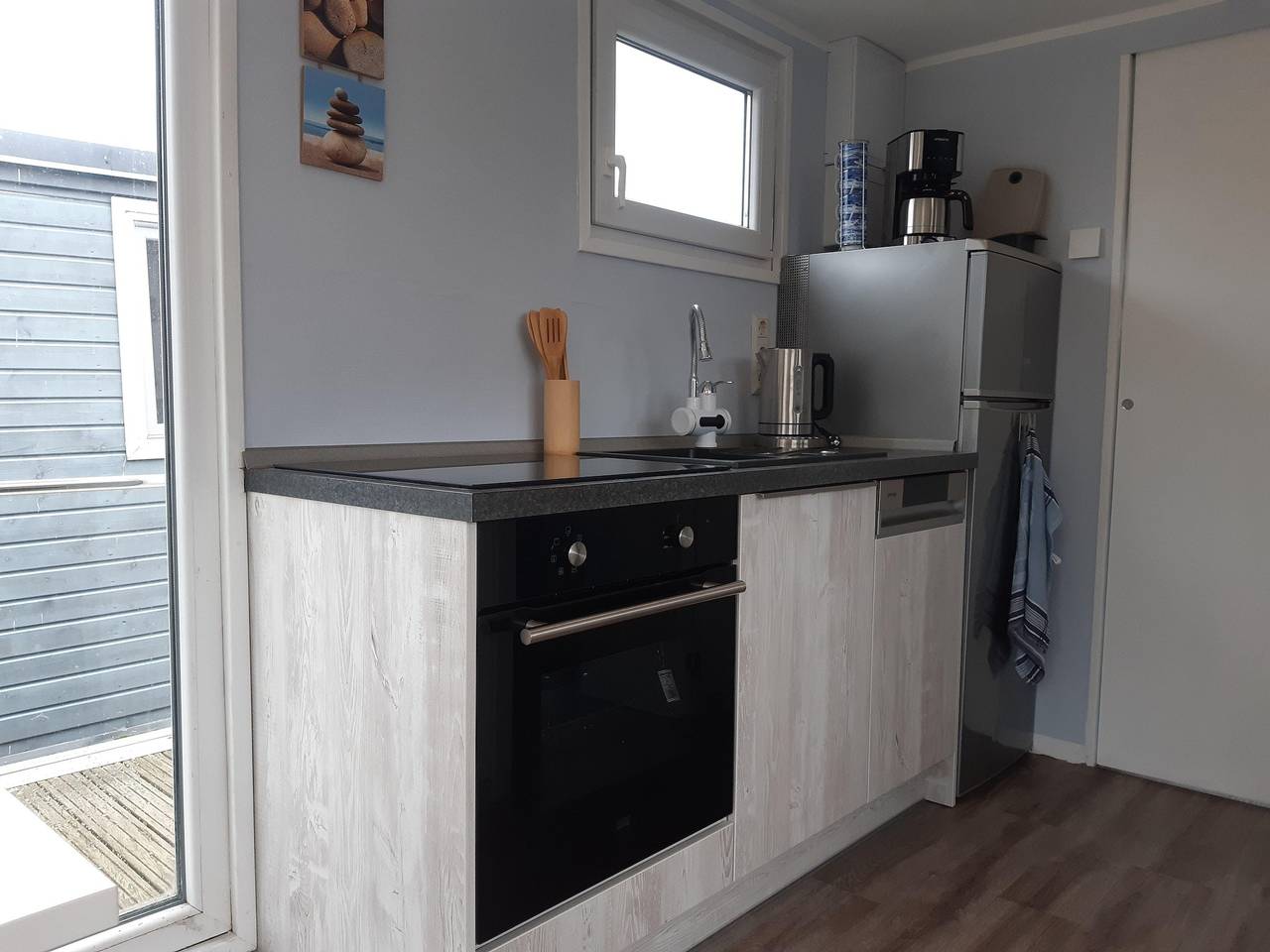 Hausboot, schwimmendes Ferienhaus im Havelbogen, Haus auf dem Wasser in Pritzerbe, Havelsee