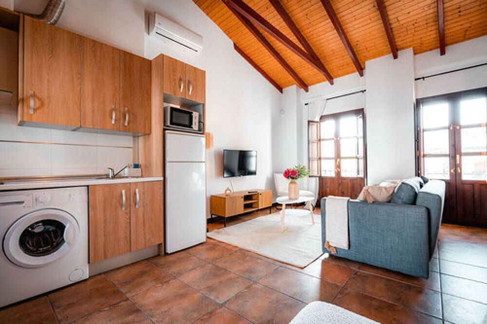 Entire apartment, Air-conditioned apartment with wifi - Qh Mirador San Cristobal 06 in Cella, Teruel Region