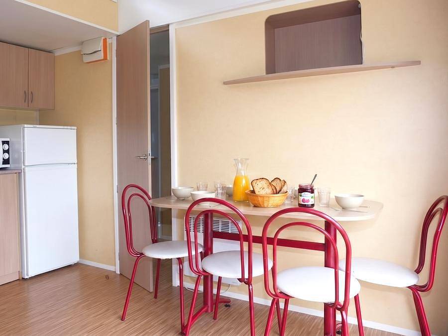 Village des Bons-Hommes au Pré Cathare - Mobilhome 6 personnes - 2 chambres - 2 Sdb in Lavelanet, Ariège