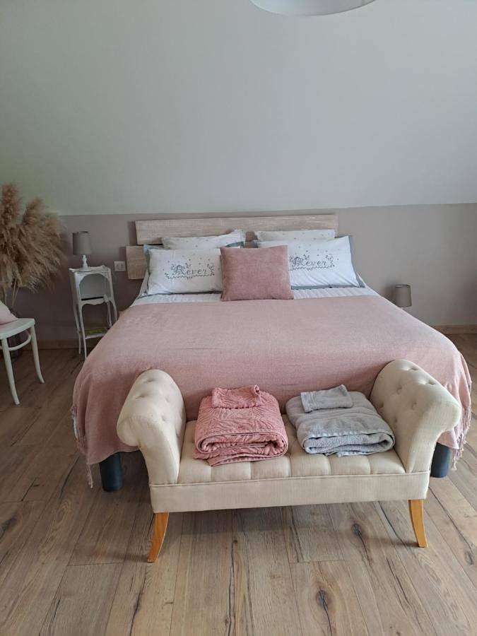 Double Room with Private Bathroom in Sainte-Féréole, Région de Brive-la-Gaillarde