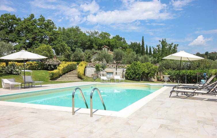 Gemütliche 200 m² große Ferienwohnung mit Pool und WLAN, 2 km vom Stadtzentrum von Selci entfernt in Selci, Rieti Provinz