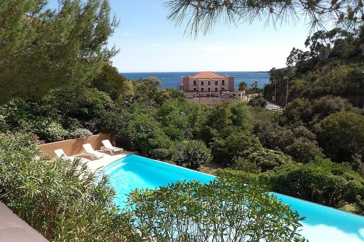 Appartement de vacances pour 4 personnes, avec piscine ainsi que terrasse et jardin