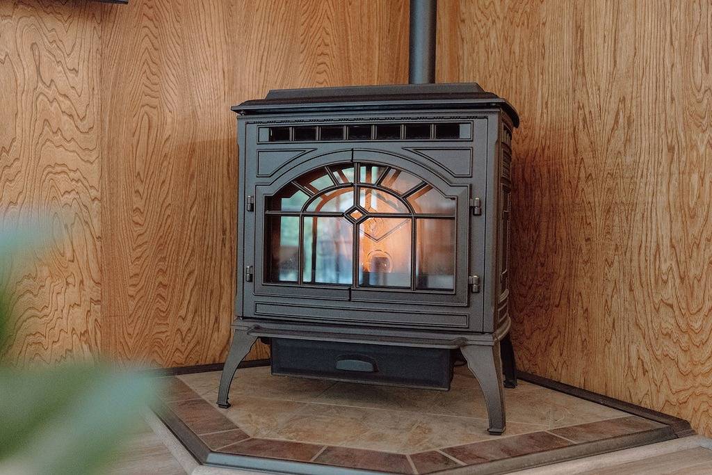 Feel at home in the mountains by a creek w/hot-tub in Welches, Mount Hood