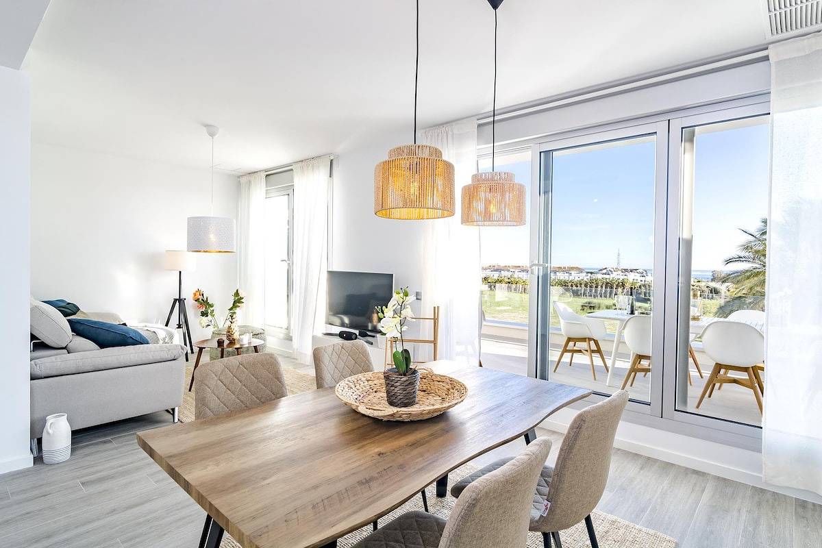 Entire apartment, 2B- Exclusive 2 bedroom apartment in Le Mirage in Cancelada (Estepona), Estepona