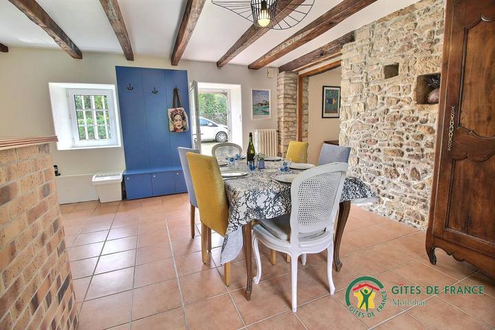 Gîte pour 6 personnes, avec Terrasse ainsi que Jardin et Piscine à Landévant - 3