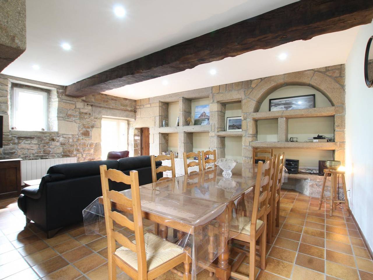 Maison Authentique 3 chambres avec Jardin près du Mont-Saint-Michel in Saint-Laurent-de-Terregatte, Région d'Avranches