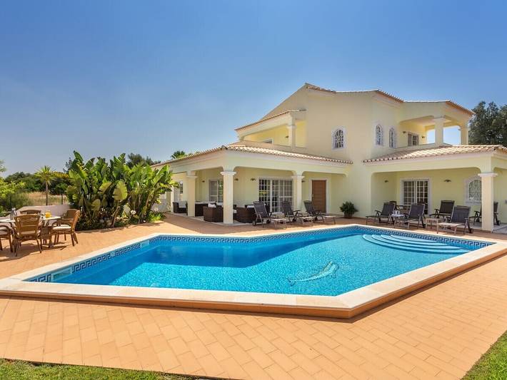 Villa para 10 pessoas, com varanda e jacuzzi em Alvor