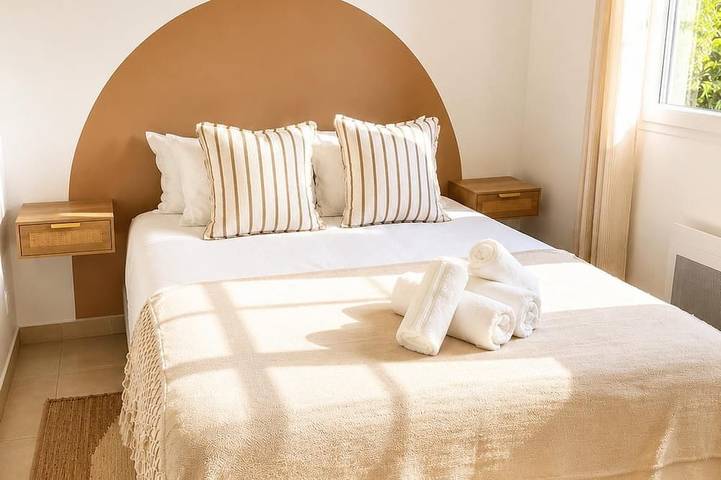 WesVillas No. 2 • Private Jacuzzi • A 7-minute walk from downtown • And 15 minutes from Honfleur in Beuzeville, Bernay region