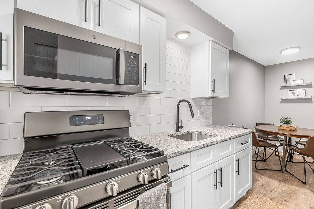 Ganze Wohnung, Luxury King Suite | Newly Renovated in Mt. Clemens in Mount Clemens, Lake St. Clair