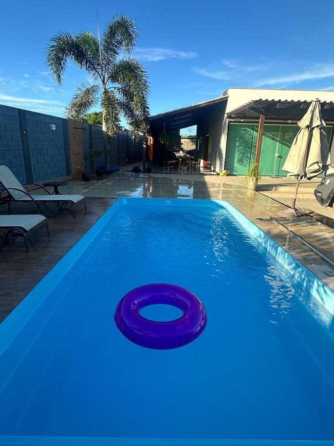 Casas e apartamentos de temporada para 5 pessoas, com piscina e balcão em Marataízes