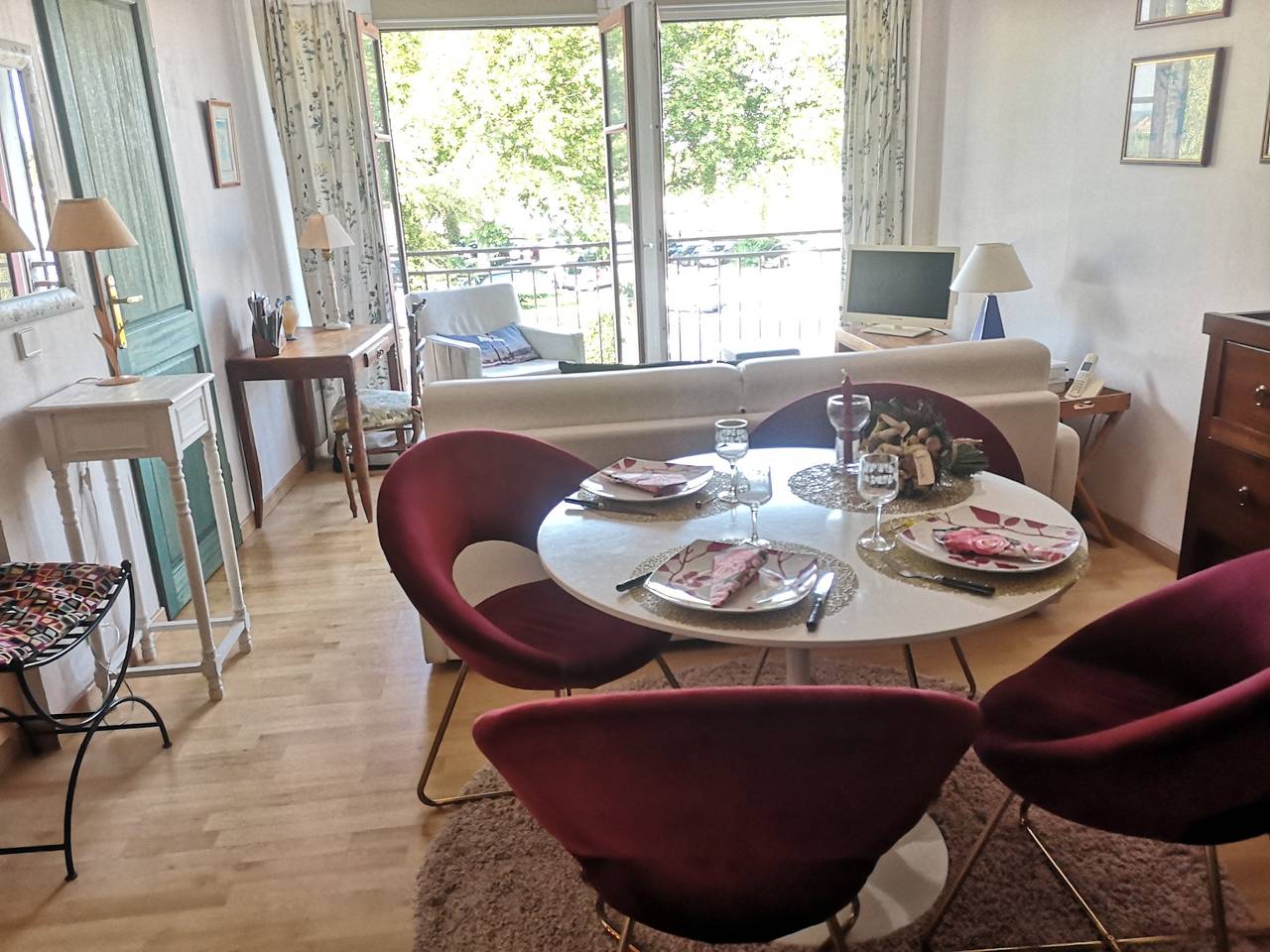Vacation Rental for 4 Guests in Honfleur, Côte de Grâce