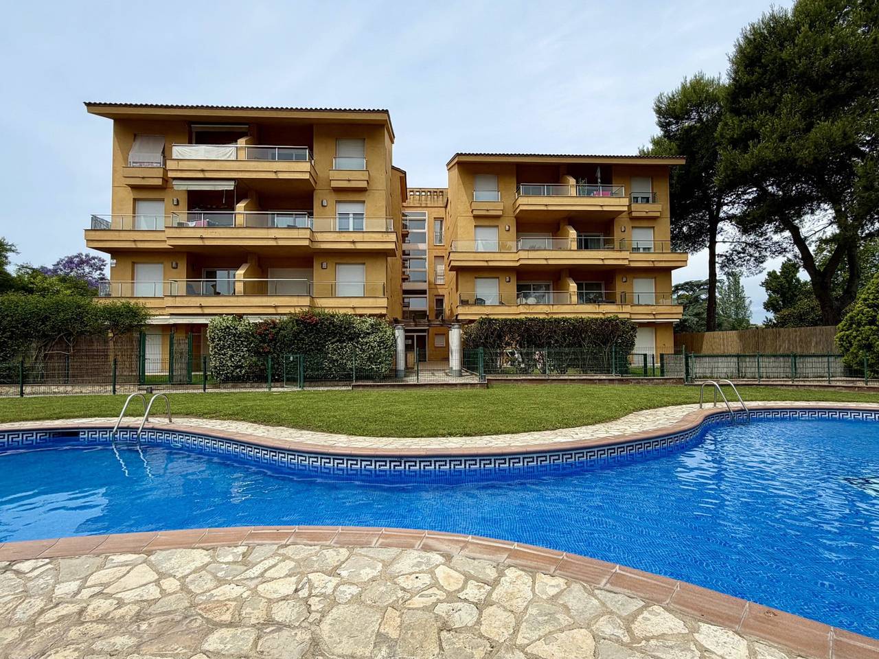 Appartement entier, Appartement familial à L'Escala avec piscine partagée in L'Escala, Haut-Ampurdan