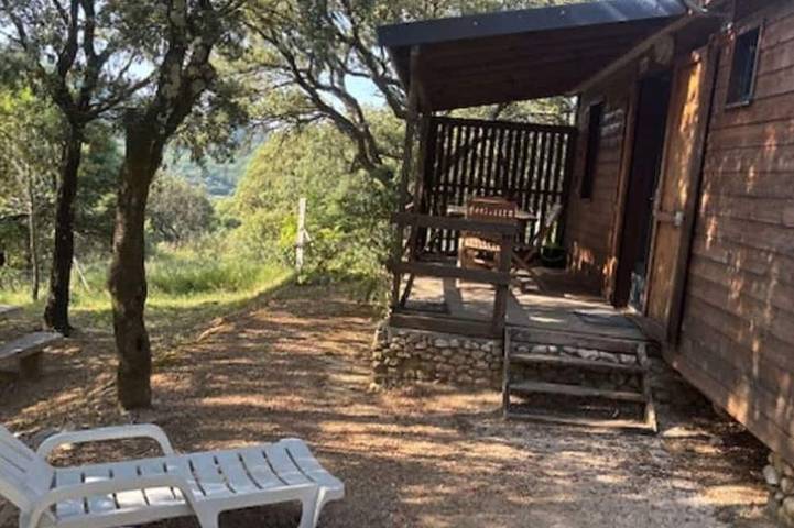 Chalet pour 5 personnes, avec terrasse et piscine