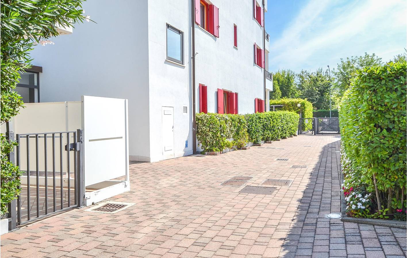 Ganze Ferienwohnung, 200m Zugang zum Strand: AC, WiFi, Pool & Parkplatz in Lido di Jesolo, Cavallino-Treporti