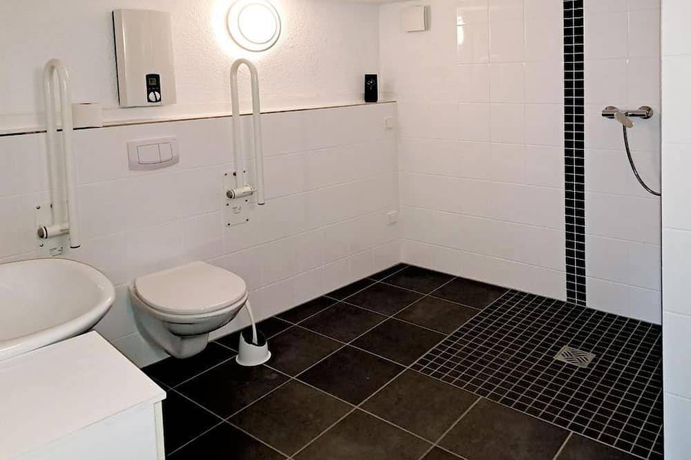 Ferienhaus Zum alten Winkel - Ferienhaus, Dusche, Wc, 4 oder mehr Schlafräume in Kirn, Nahetal