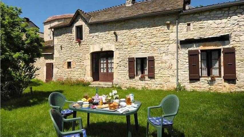 Gîte pour 6 personnes, avec jardin et piscine à La Malène