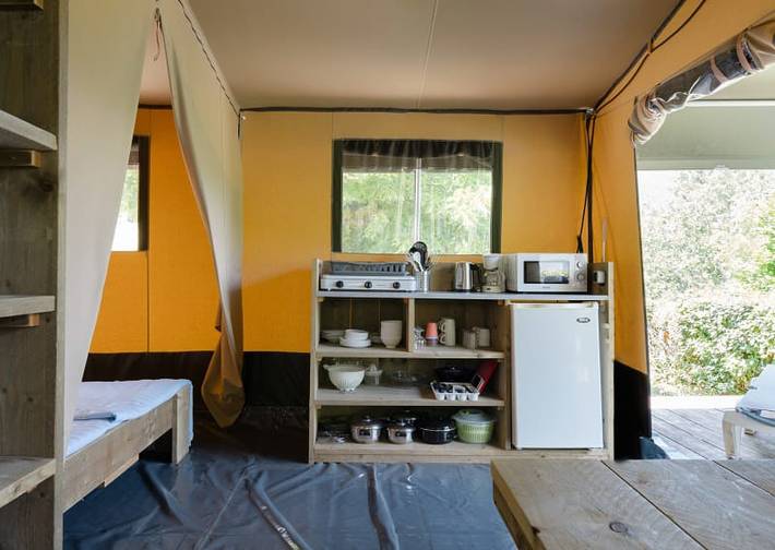 Tente pour 6 personnes, avec terrasse ainsi que jardin et sauna dans l' Aveyron - 3