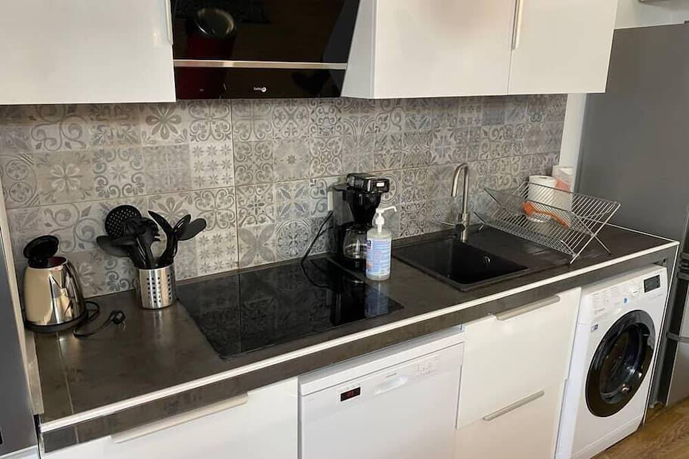 Entire apartment, Bright 3 Br 15' away from the center of Paris, Fruitiers2 in Saint-Denis, Seine-Saint-Denis